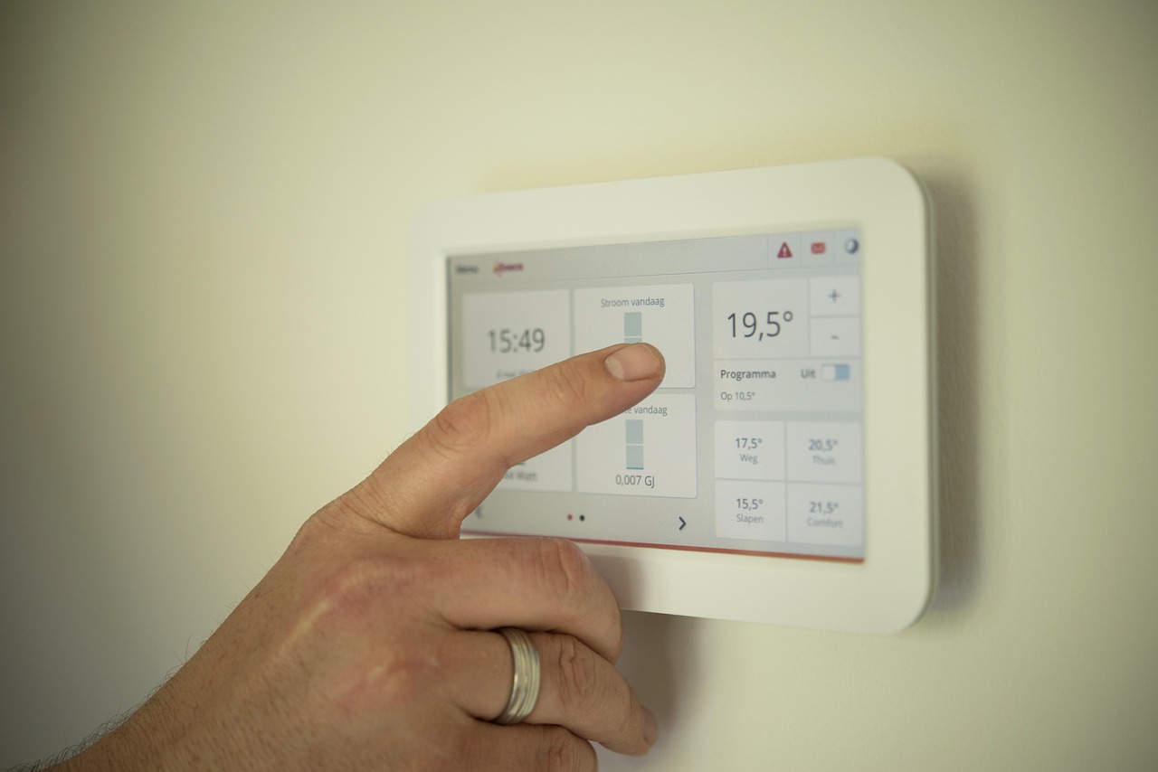 Slimme thermostaat met gebruiksvriendelijke interface. Slimme thermostaat met gebruiksvriendelijke interface.