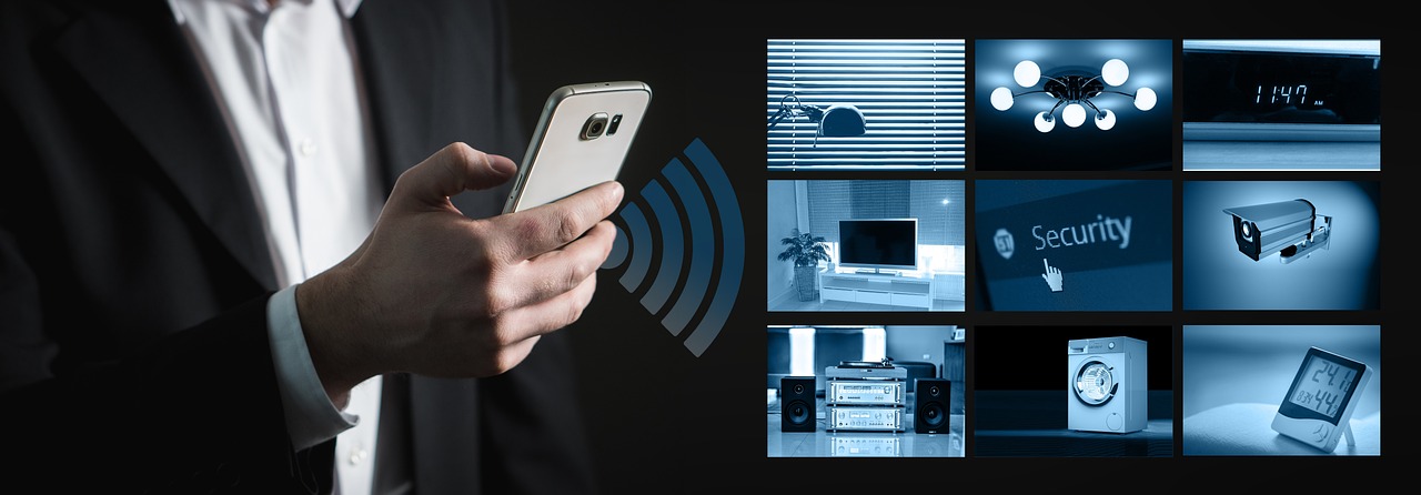 Smart speaker in een moderne woonkamer. Smart speaker in een moderne woonkamer.