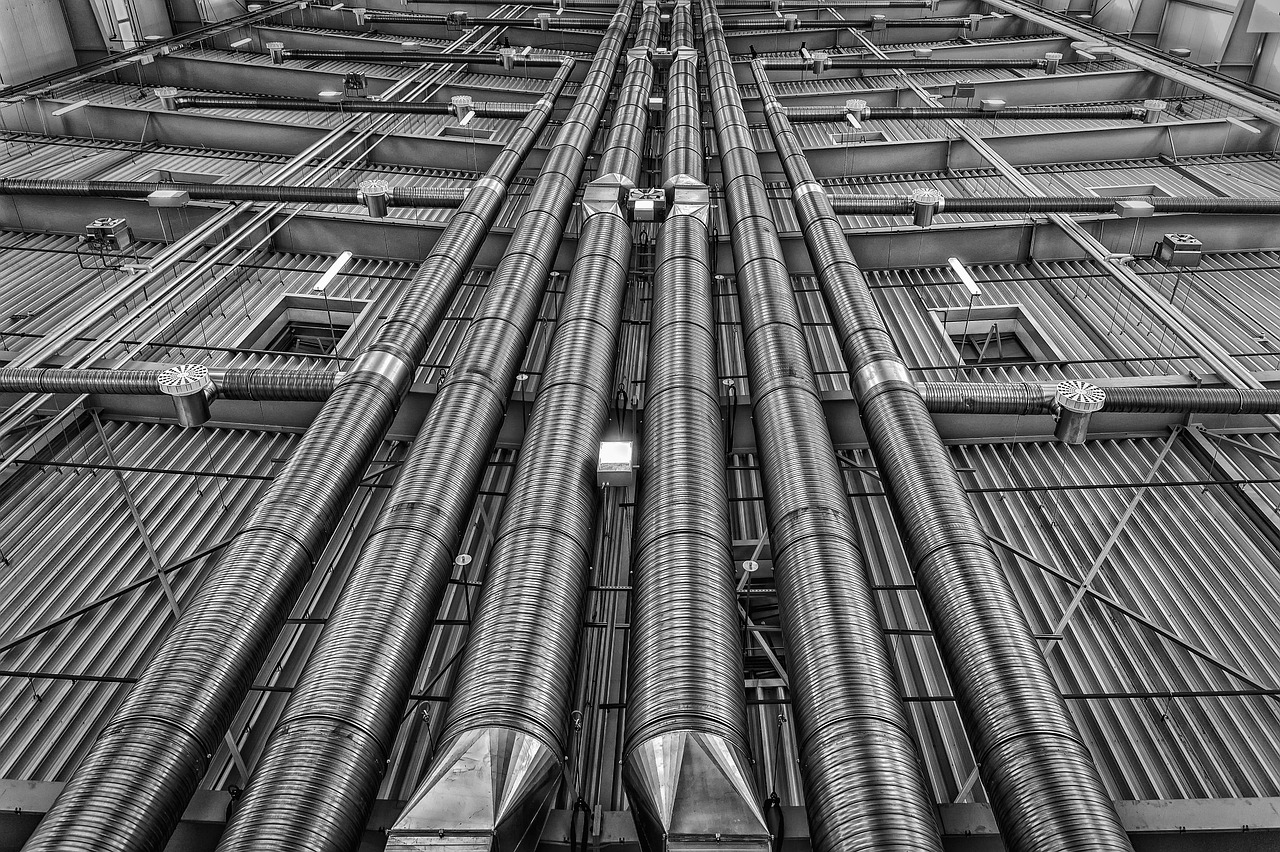 Moderne energiezuinige vloerverwarmingssystemen in een lichte woonkamer. Moderne energiezuinige vloerverwarmingssystemen in een lichte woonkamer.