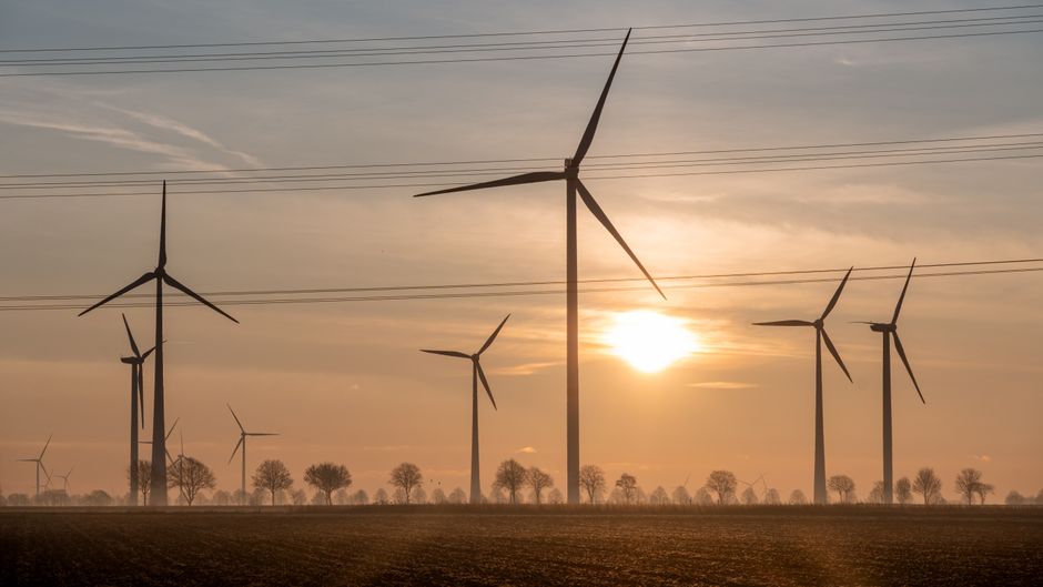 AI algoritme analyseert zomerse energiebeheergegevens. AI algoritme analyseert zomerse energiebeheergegevens.
