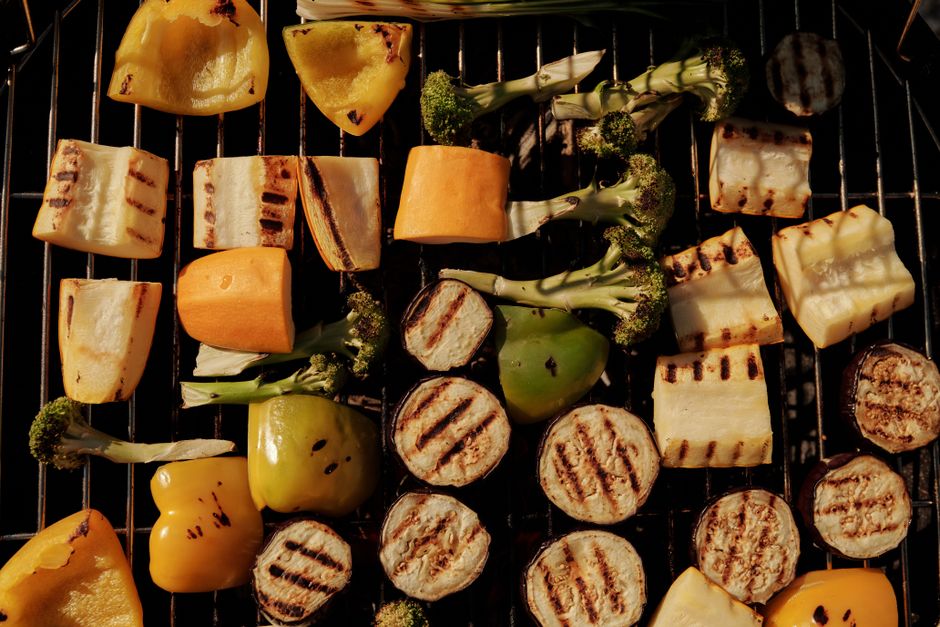 Zomerfruit op duurzame houten spiesjes. Zomerfruit op duurzame houten spiesjes.